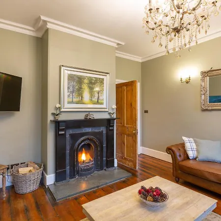 Luttrell House بيت للعطل *