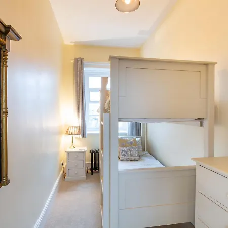 بيت للعطل Luttrell House ريتشموند