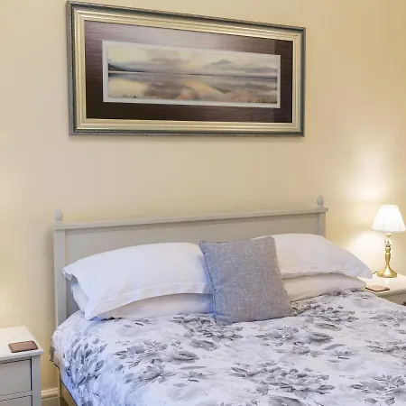 Luttrell House بيت للعطل